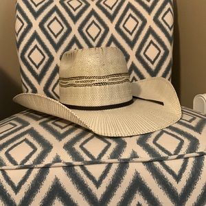 Ariat straw Cowboy hat size 7 1/4